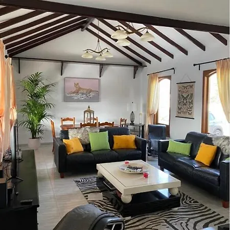 Casa Terria Tias